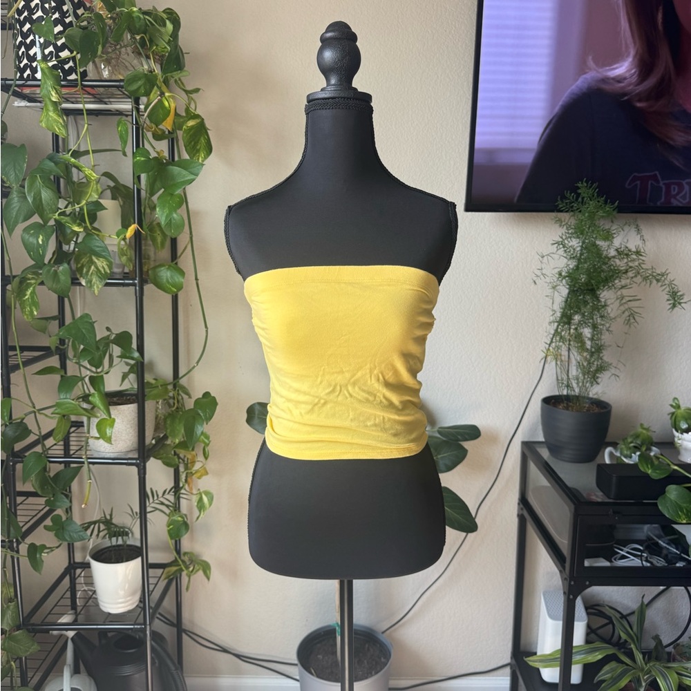 Fitted Yellow Strapless Camisole Top